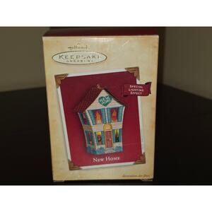 New Home 2004‎ Hallmark Christmas Tree Ornament Glowing Candles Lighting Family